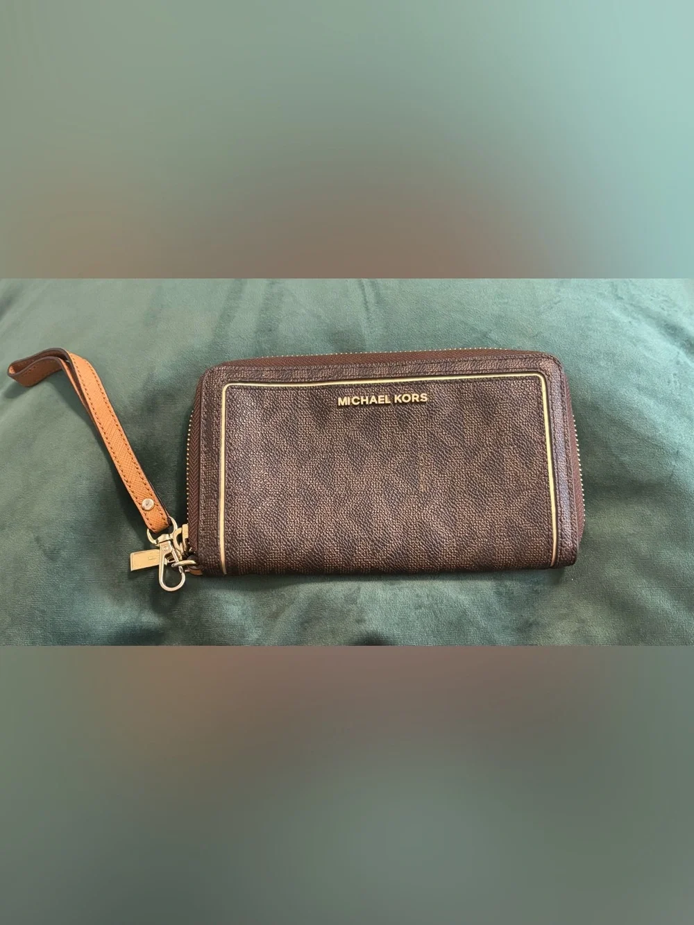 Michael Kors Jet Set Travel Signature Continental Zip Wristlet Wallet – Brown MK